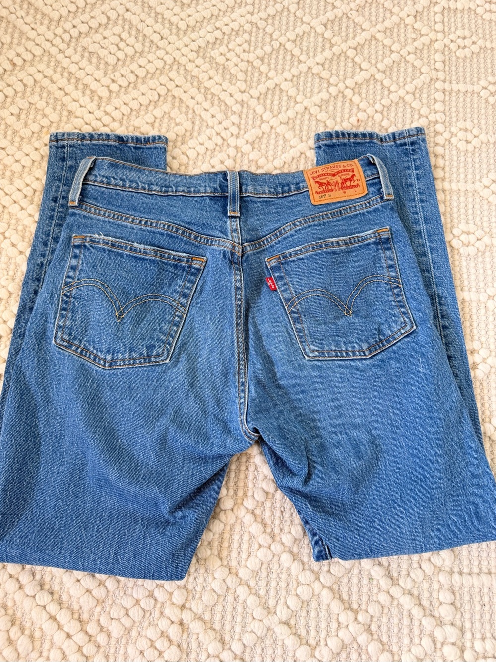 Levi's 501 Straight-Leg Jeans in Medium Blue Denim - Picture 4 of 5
